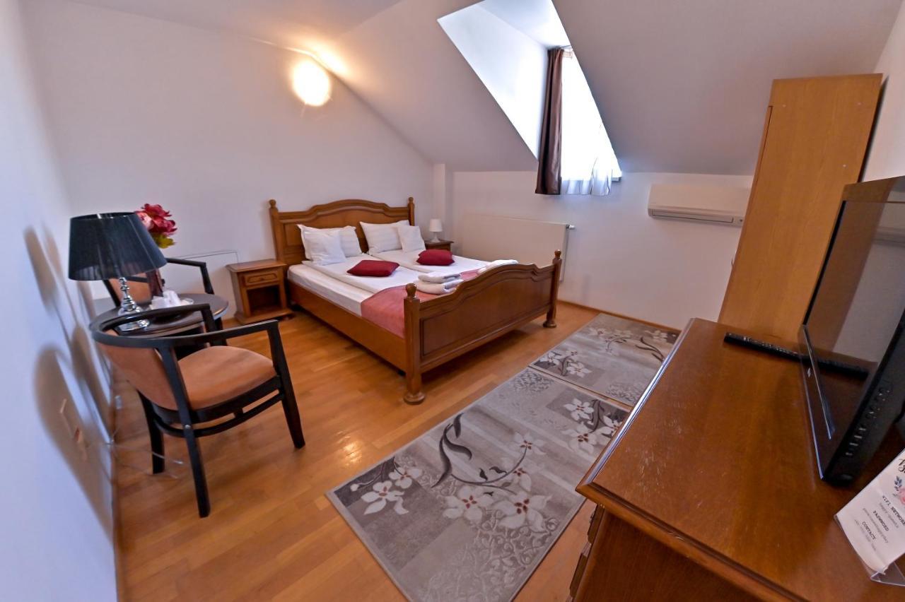 Pension Happy Day - Motorcycle Friendly Sibiu Ngoại thất bức ảnh