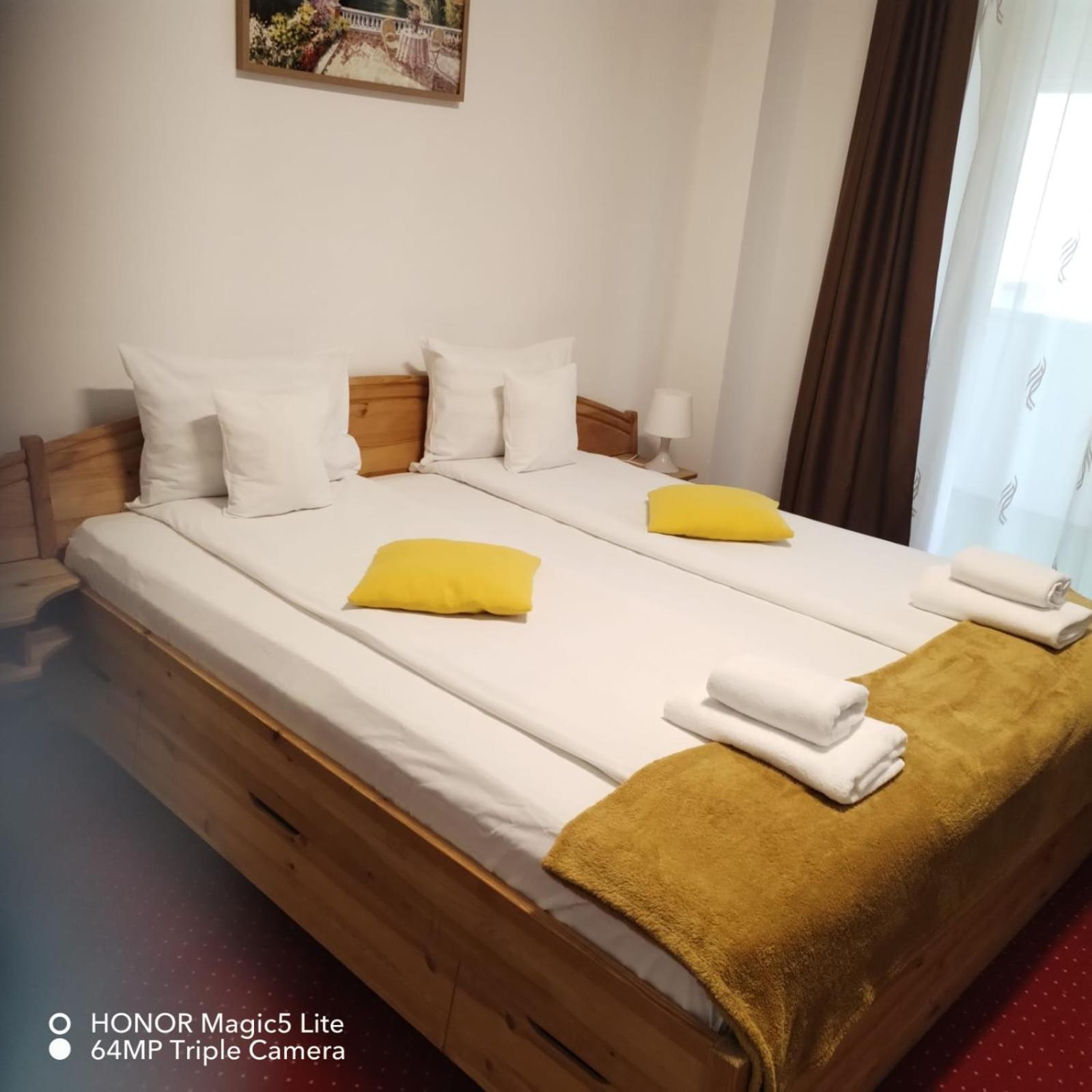 Pension Happy Day - Motorcycle Friendly Sibiu Ngoại thất bức ảnh