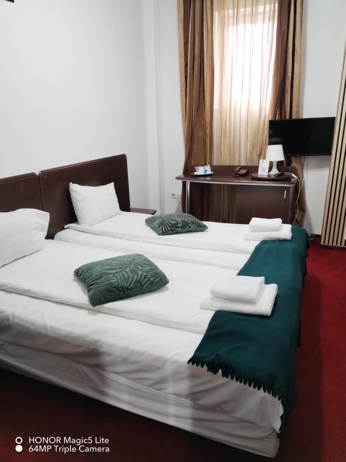 Pension Happy Day - Motorcycle Friendly Sibiu Ngoại thất bức ảnh