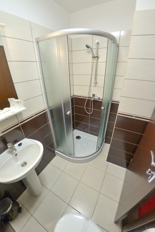 Pension Happy Day - Motorcycle Friendly Sibiu Ngoại thất bức ảnh